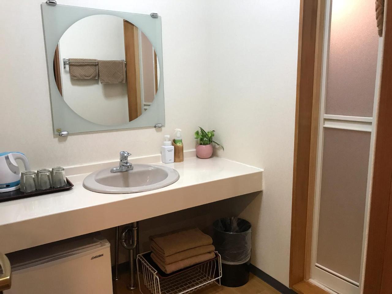 E Hotel Warabi מראה חיצוני תמונה